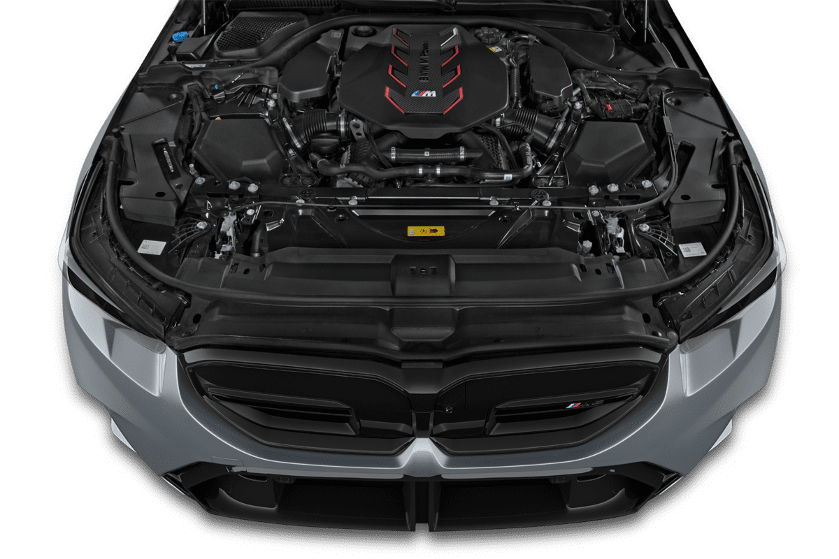 Motorraum eines BMW M5
