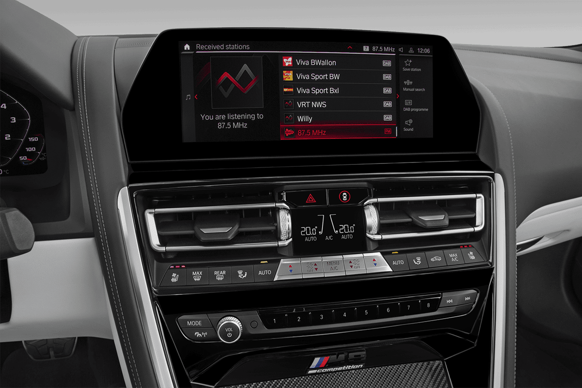 Audiosystem eines BMW M8 Cabrio
