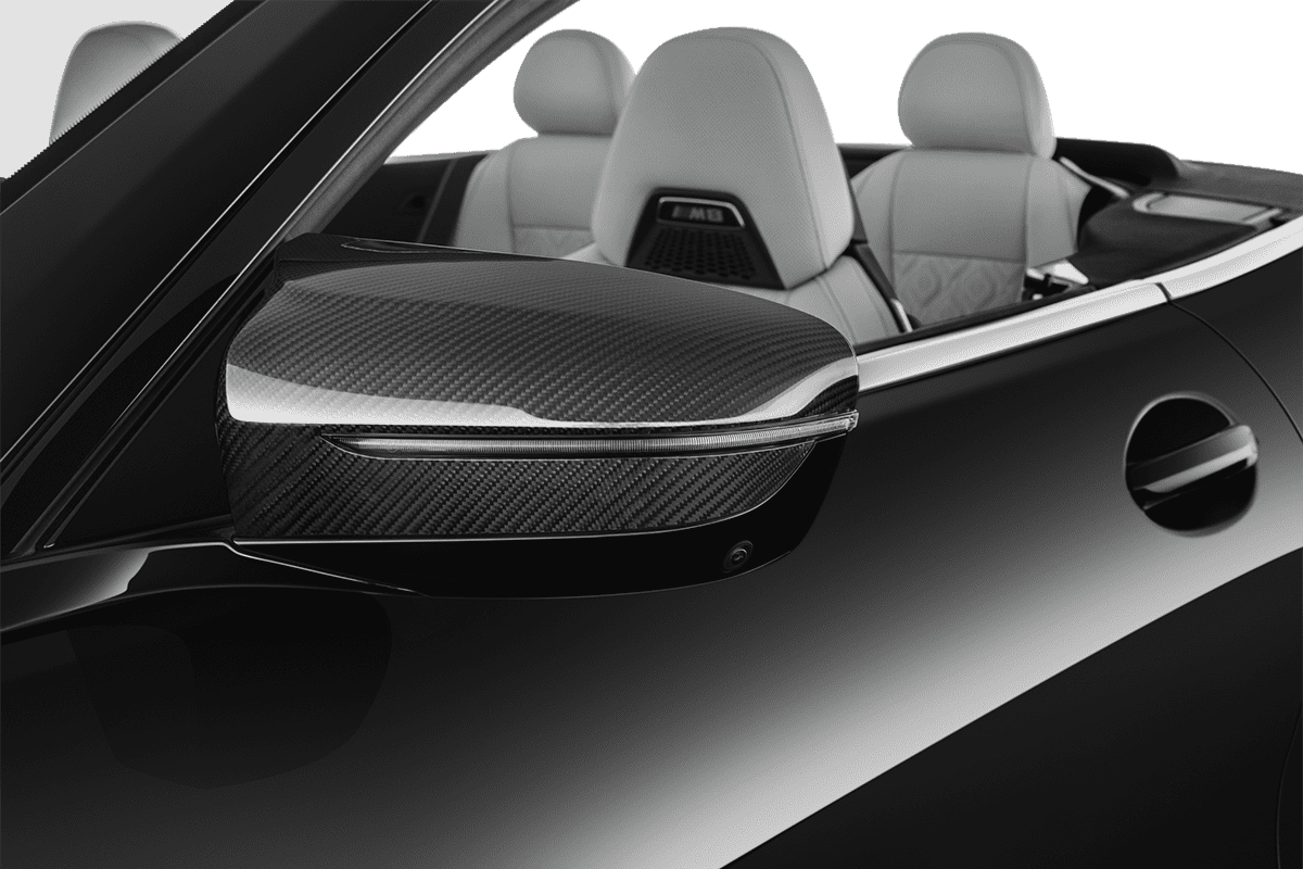 Rückspiegel eines BMW M8 Cabrio