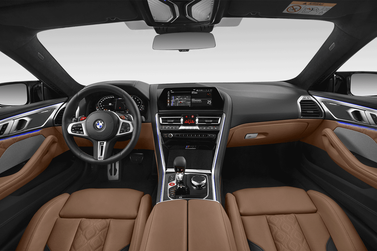 Armaturenbrett eines BMW M8 Coupé