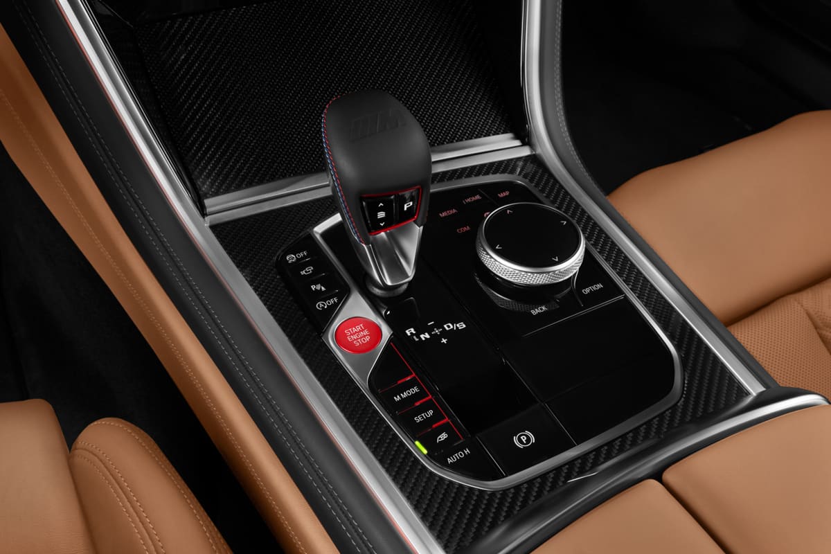 Schaltknüppel eines BMW M8 Gran Coupé