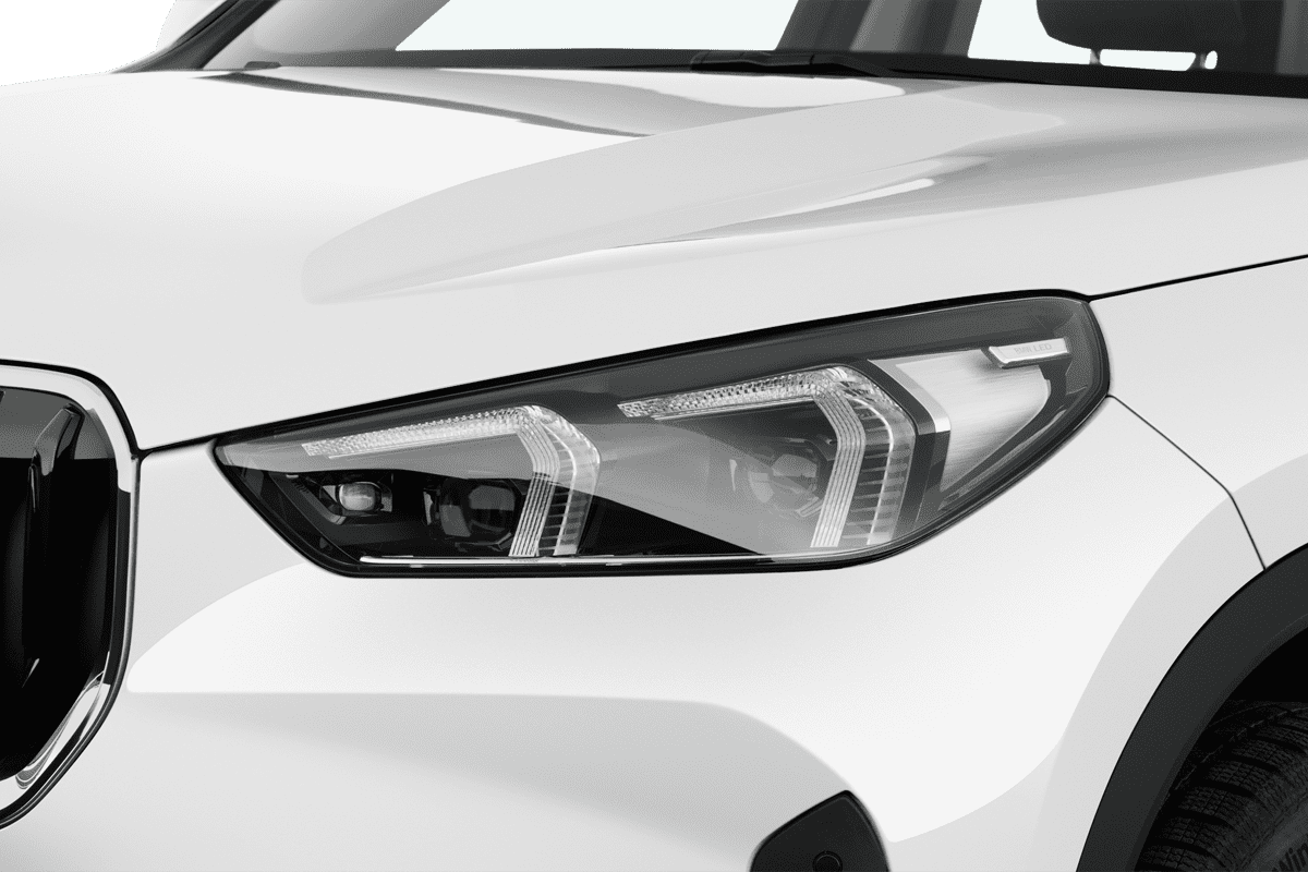 Frontscheinwerfer eines BMW X1 (KI-generiert)