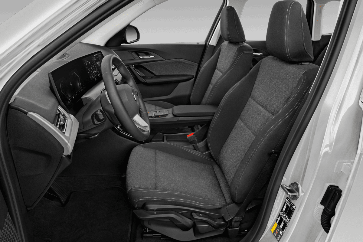 Vordersitze eines BMW X1 Plug-in-Hybrid