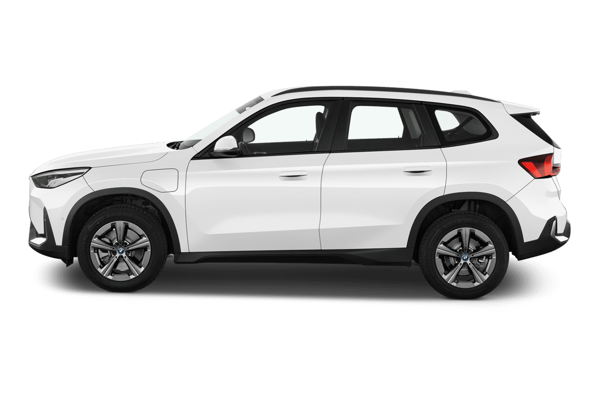 Seitenansicht eines BMW X1 Plug-in-Hybrid