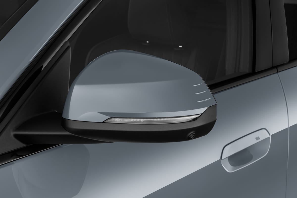 Rückspiegel eines BMW X2