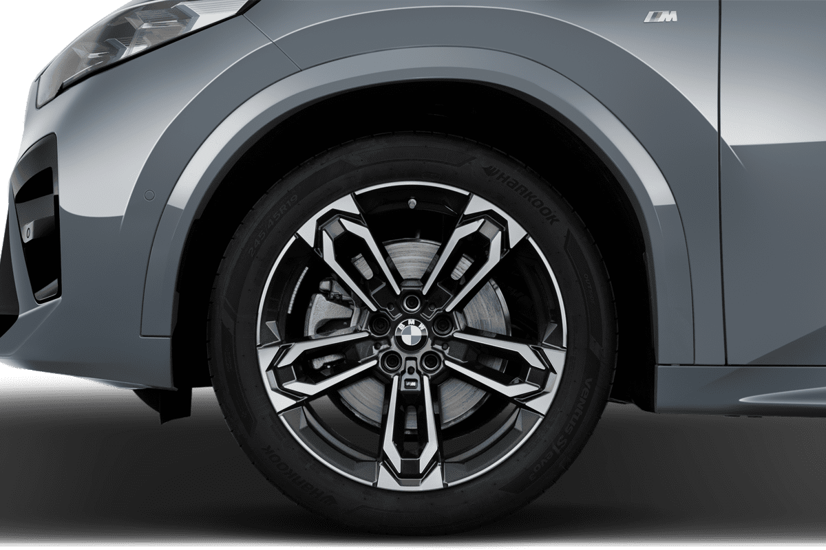 Radkappe oder Felge eines BMW X2