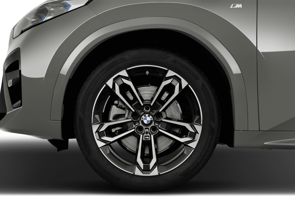 Radkappe oder Felge eines BMW X2