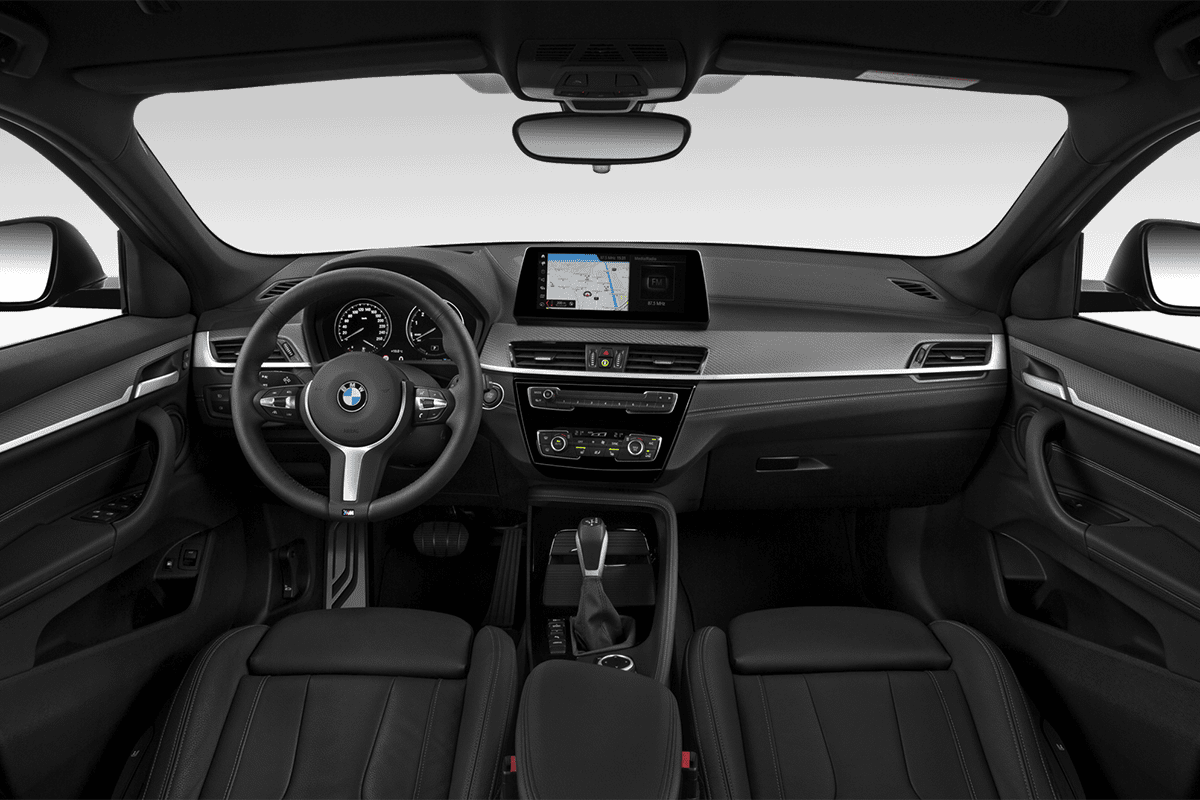 Armaturenbrett eines BMW X2 Plug-in-Hybrid