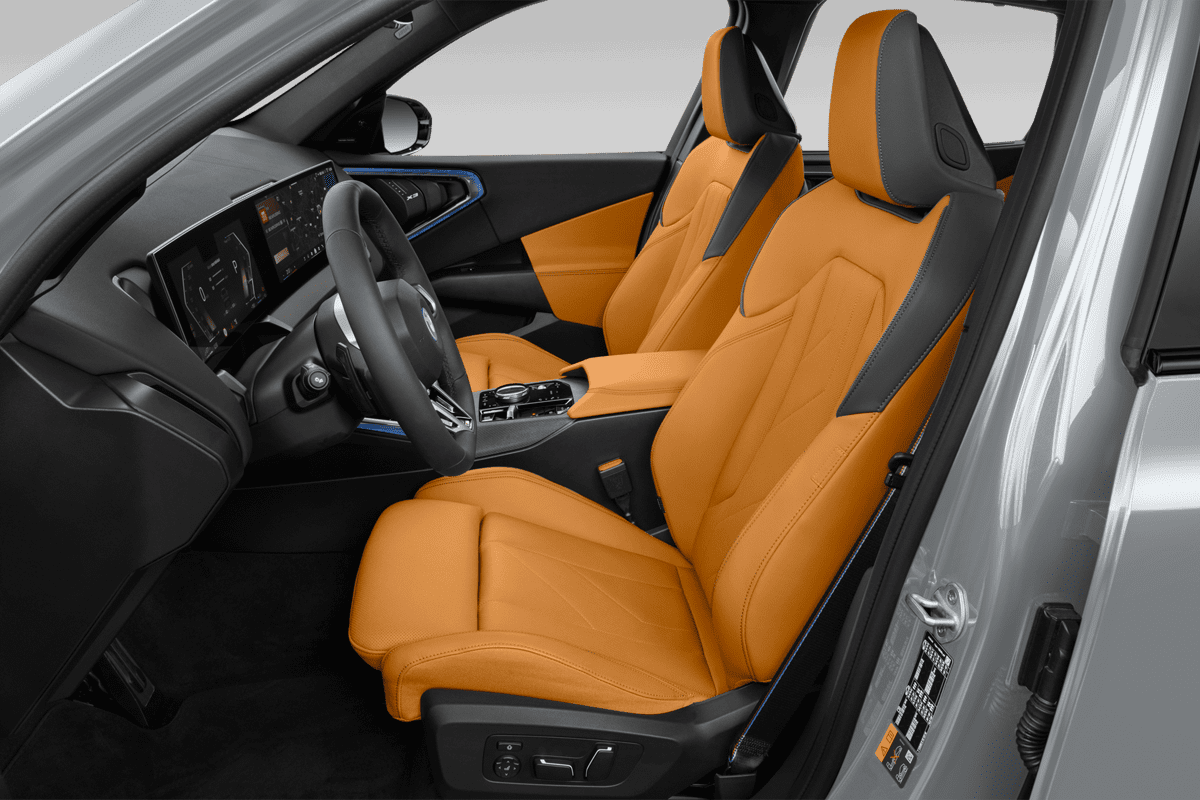 Vordersitze eines BMW X3 Plug-in-Hybrid