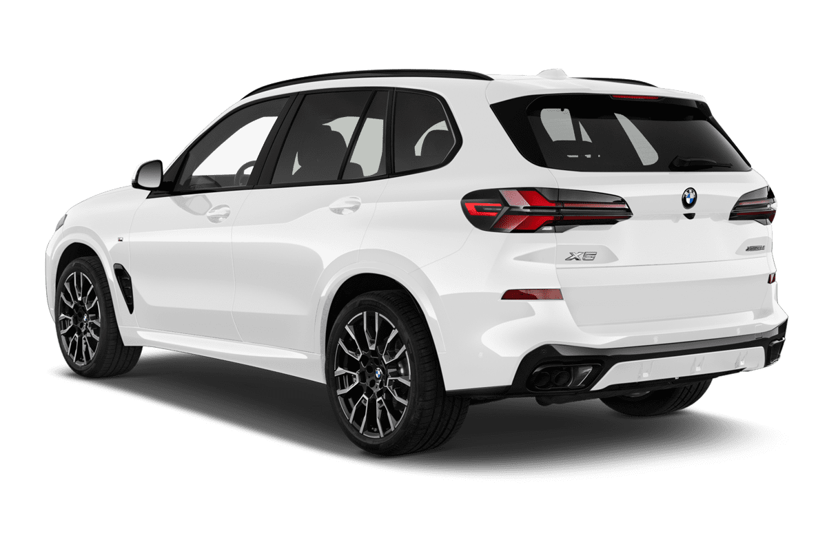 Schräge Heckansicht eines BMW X5, freigestellt