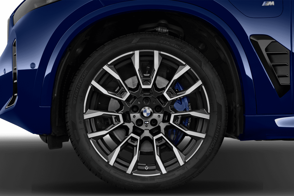 Radkappe oder Felge eines BMW X5 Plug-in-Hybrid