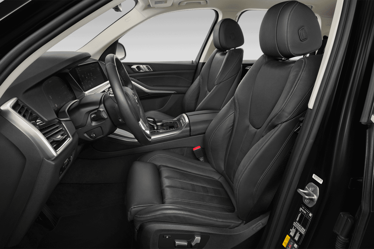 Vordersitze eines BMW X5 Plug-in-Hybrid