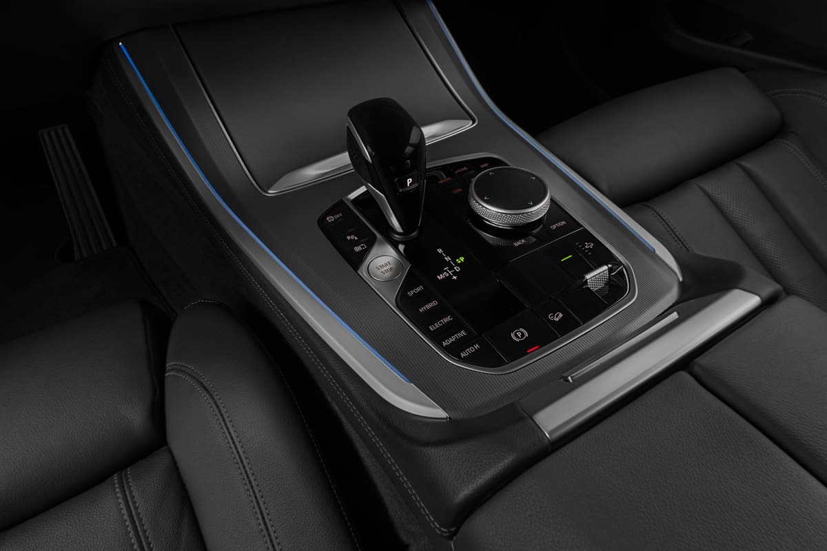 Schaltknüppel eines BMW X5 Plug-in-Hybrid