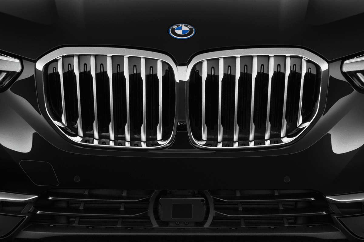 Kühlergrill eines BMW X5 Plug-in-Hybrid