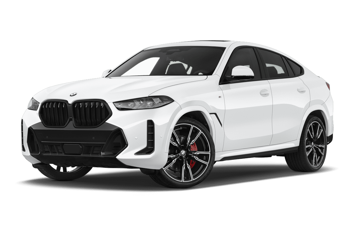 Tiefe, schräge Heckansicht eines BMW X6, freigestellt