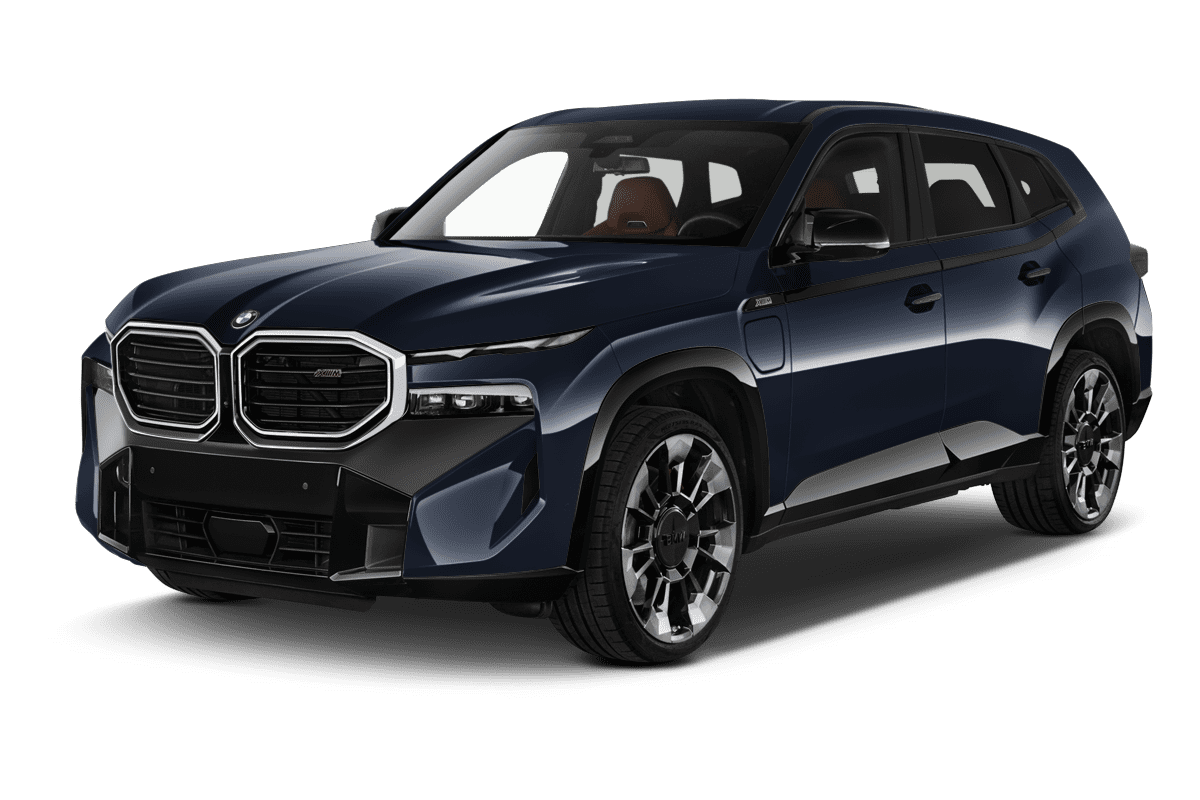 Schräge Frontansicht eines BMW XM, freigestellt