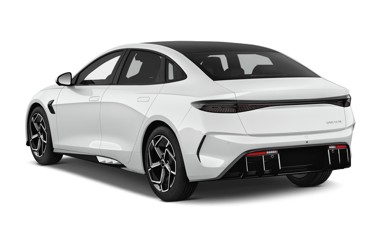 Schräge Heckansicht eines BYD Seal (neues Modell), freigestellt