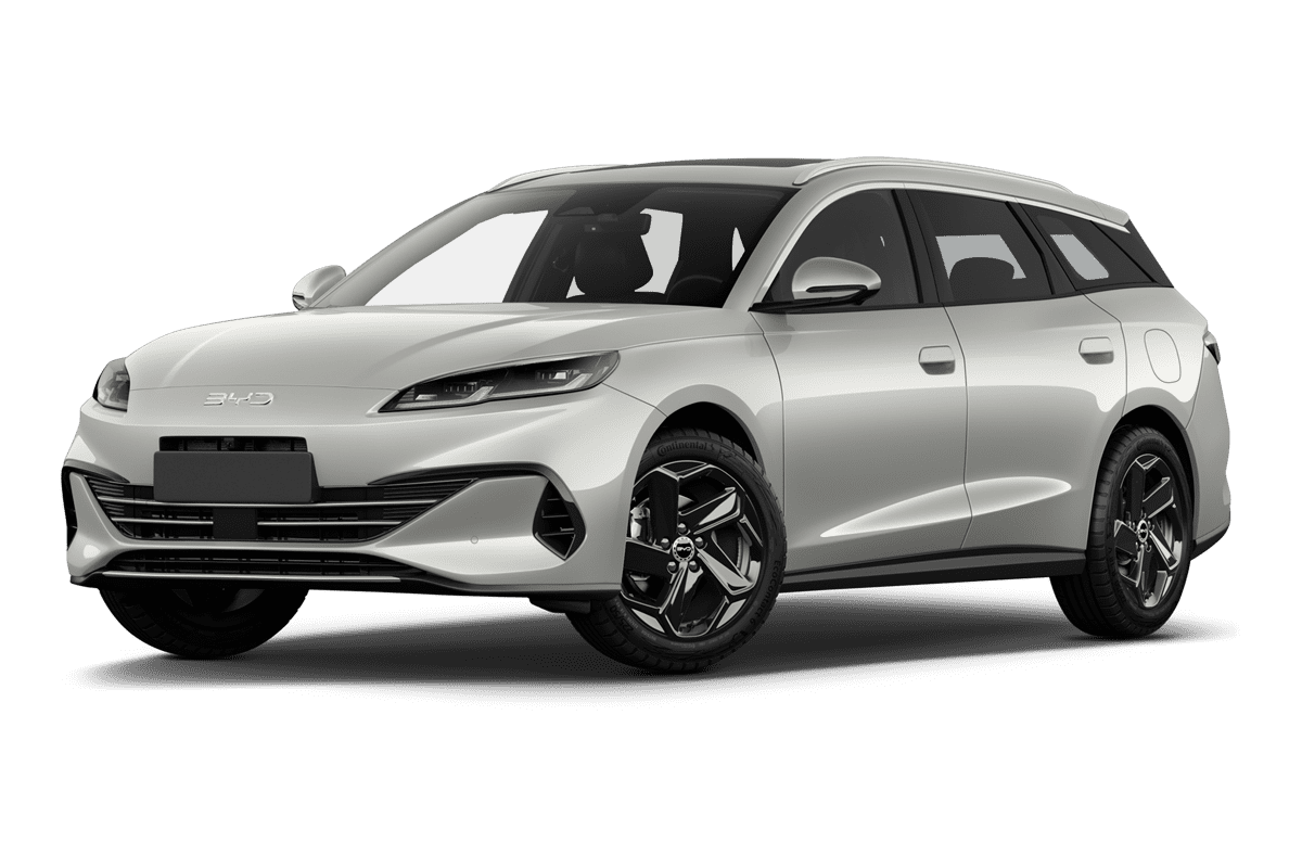 Tiefe, schräge Heckansicht eines BYD Seal 6 DM-i Touring, freigestellt