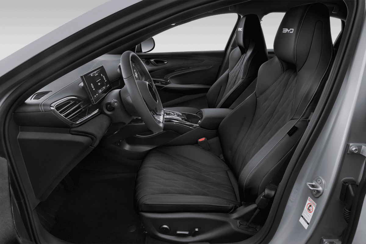 Vordersitze eines BYD Seal