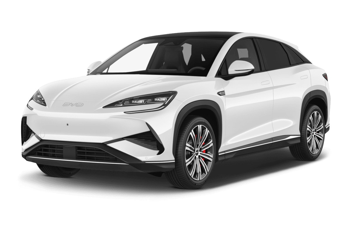 Schräge Frontansicht eines BYD Sealion 7, freigestellt