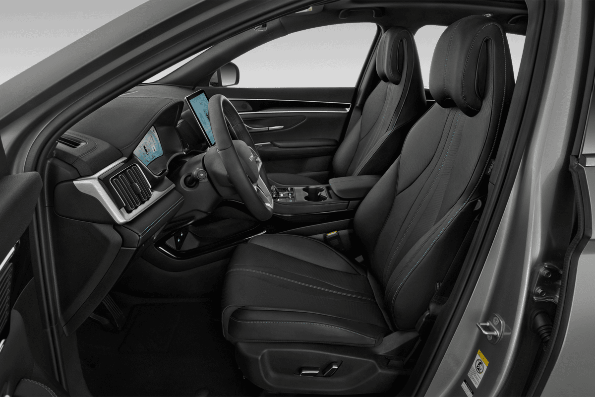 Vordersitze eines BYD Seal U