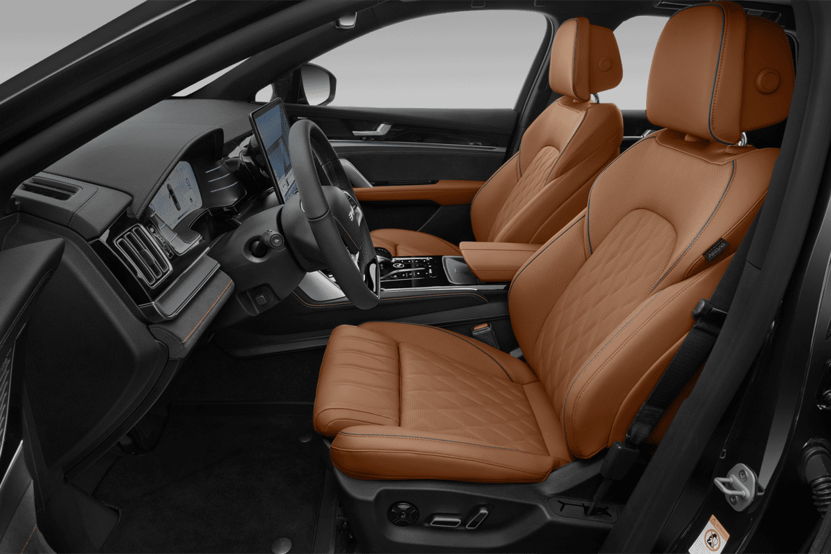 Vordersitze eines BYD Tang