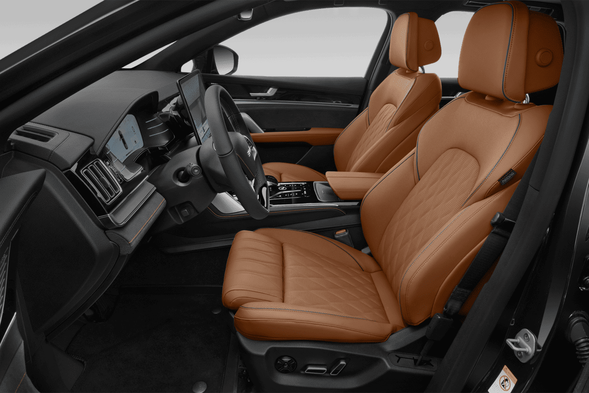 Vordersitze eines BYD Tang