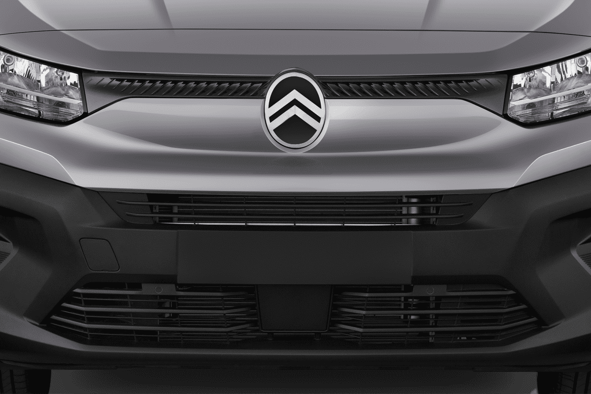 Kühlergrill eines Citroen Berlingo Kastenwagen