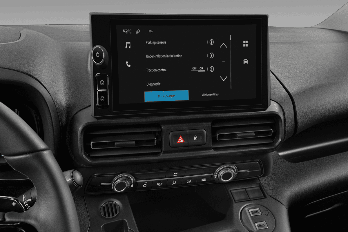 Mittelkonsole eines Citroen Berlingo Kastenwagen