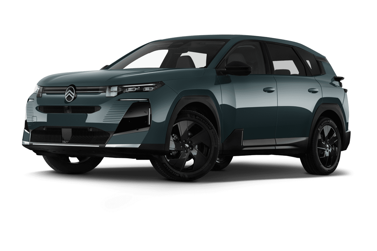 Tiefe, schräge Heckansicht eines Citroen C5 Aircross (neues Modell), freigestellt
