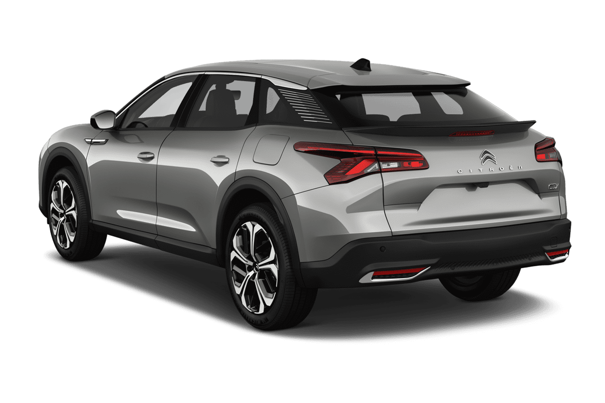 Schräge Heckansicht eines Citroen C5 X Plug-in-Hybrid, freigestellt