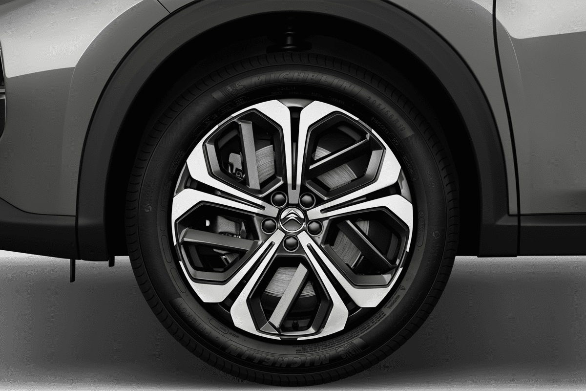 Radkappe oder Felge eines Citroen C5 X Plug-in-Hybrid