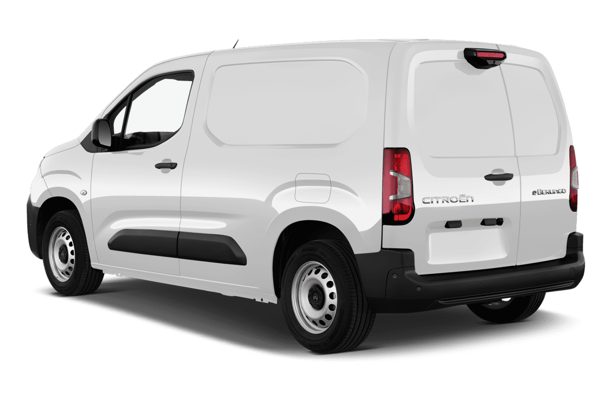 Schräge Heckansicht eines Citroen e-Berlingo Kastenwagen, freigestellt
