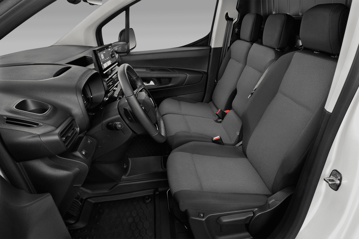 Vordersitze eines Citroen e-Berlingo Kastenwagen