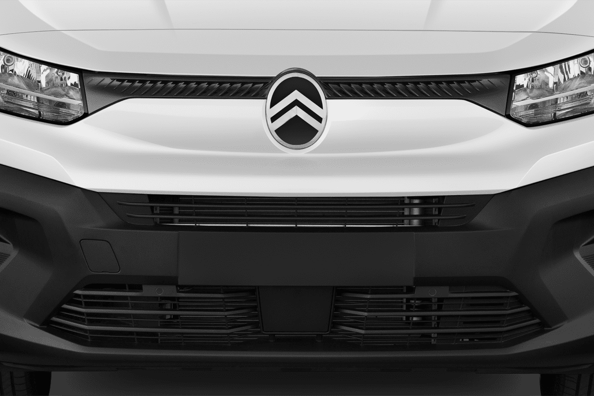 Kühlergrill eines Citroen e-Berlingo Kastenwagen
