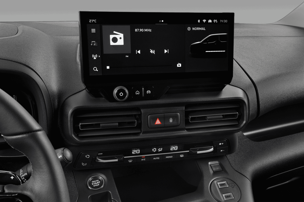 Mittelkonsole eines Citroen e-Berlingo Kastenwagen