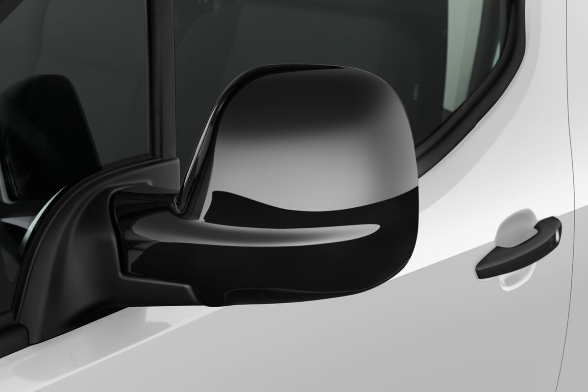 Rückspiegel eines Citroen e-Berlingo Kastenwagen