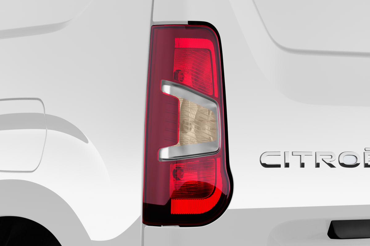 Heckleuchten eines Citroen e-Berlingo Kastenwagen