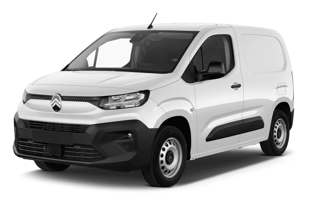 Schräge Frontansicht eines Citroen e-Berlingo Kastenwagen, freigestellt