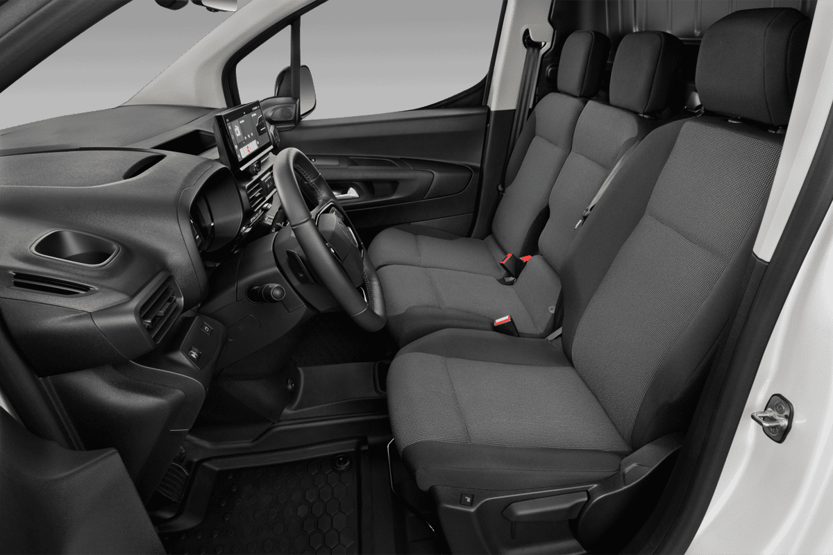 Vordersitze eines Citroen e-Berlingo Kastenwagen