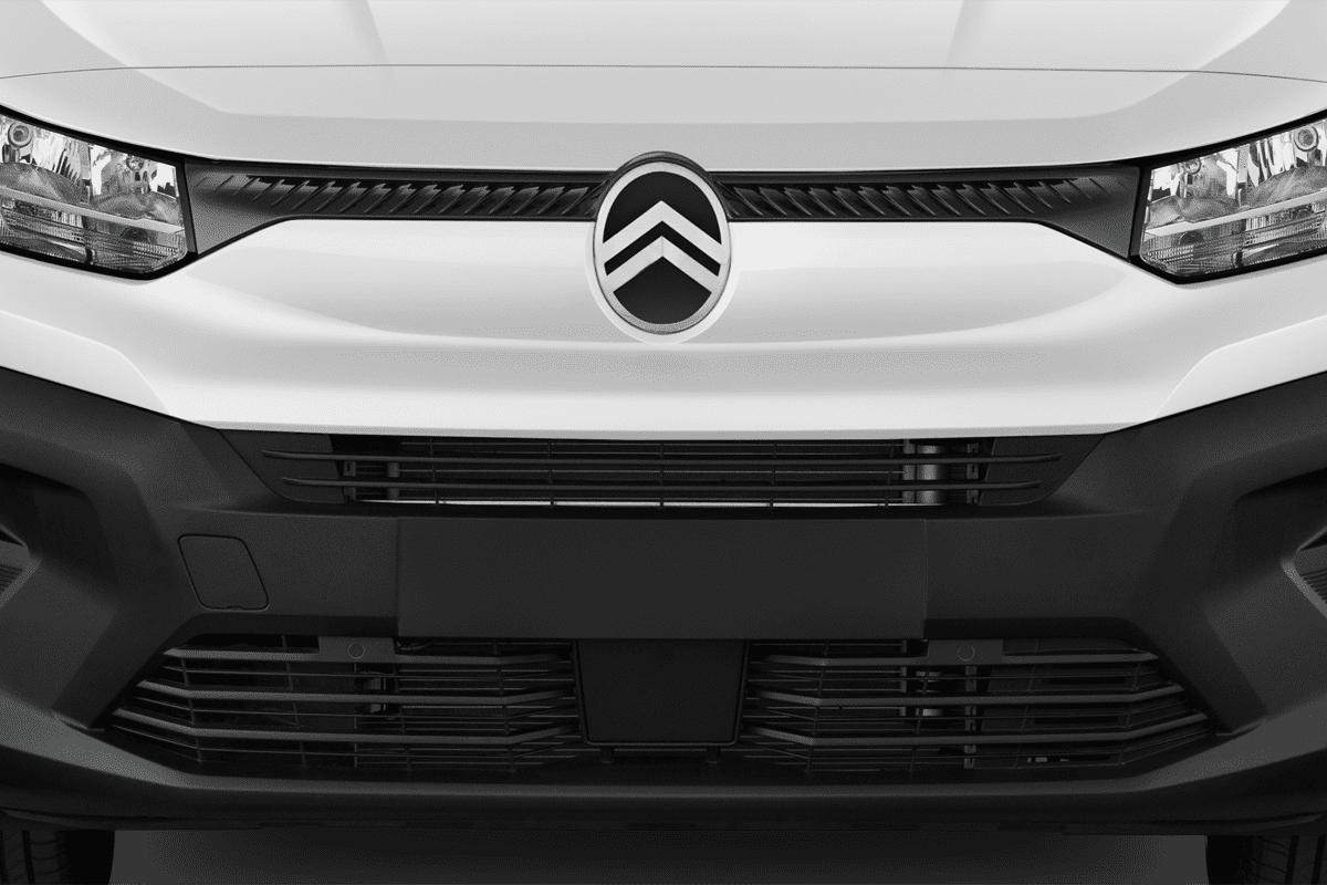 Kühlergrill eines Citroen e-Berlingo Kastenwagen