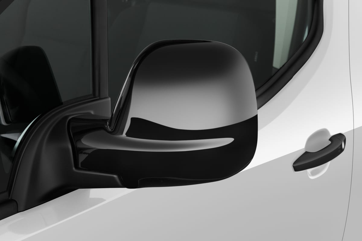 Rückspiegel eines Citroen e-Berlingo Kastenwagen