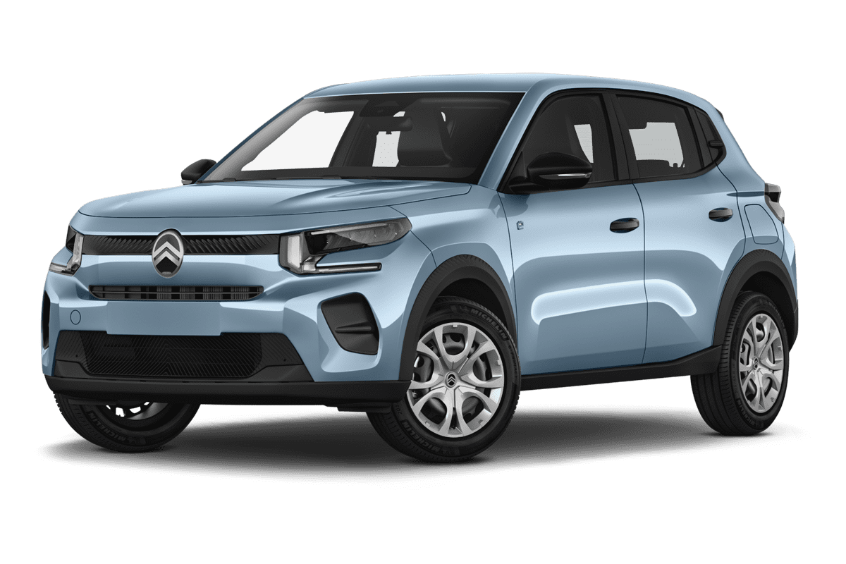 Tiefe, schräge Heckansicht eines Citroen e-C3 Van (neues Modell), freigestellt