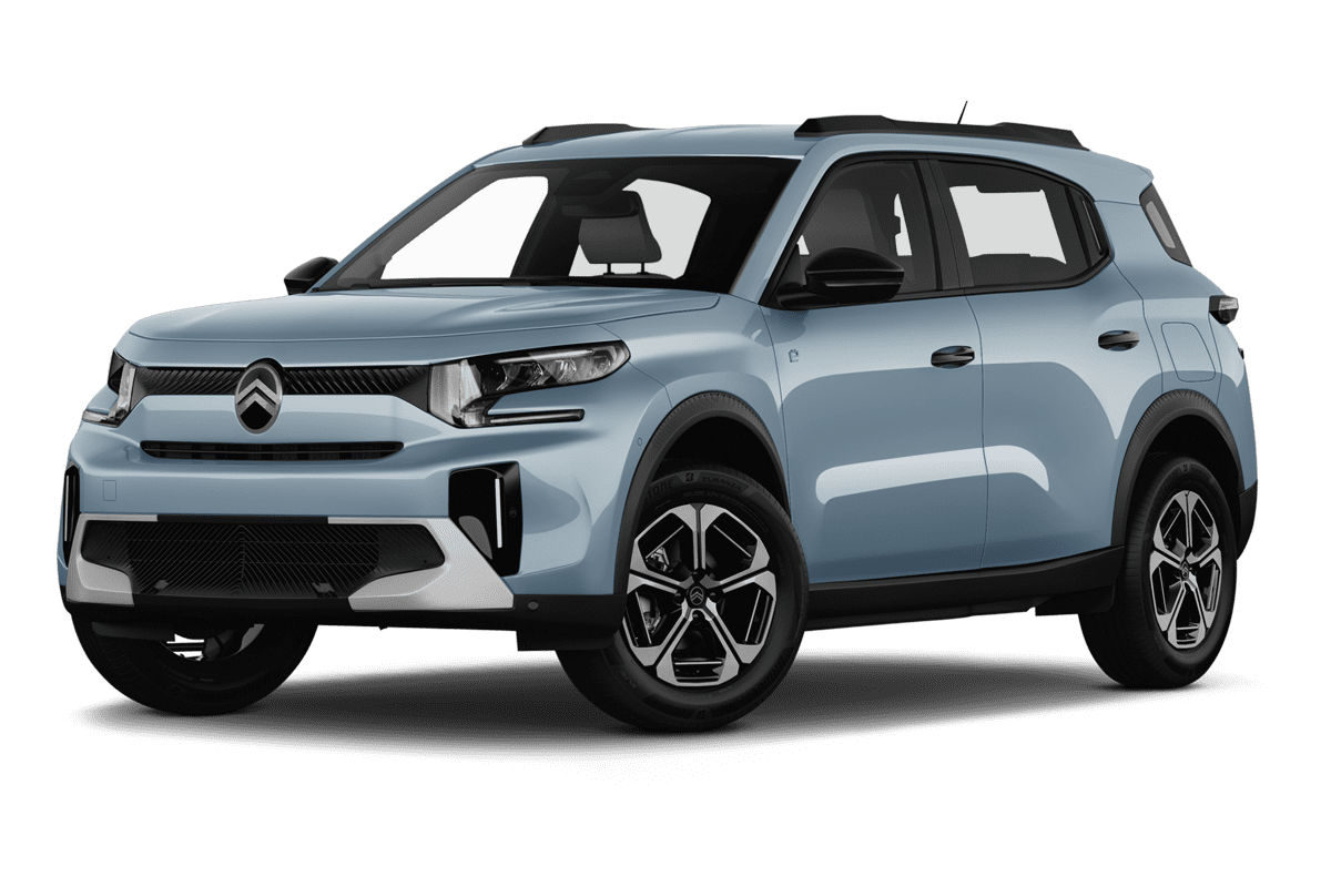 Tiefe, schräge Heckansicht eines Citroen e-C3 Aircross , freigestellt