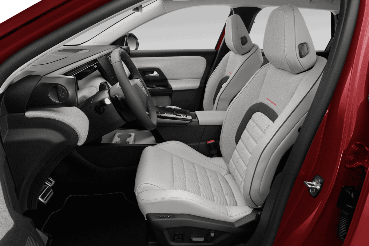 Vordersitze eines Citroen e-C5 Aircross (neues Modell)