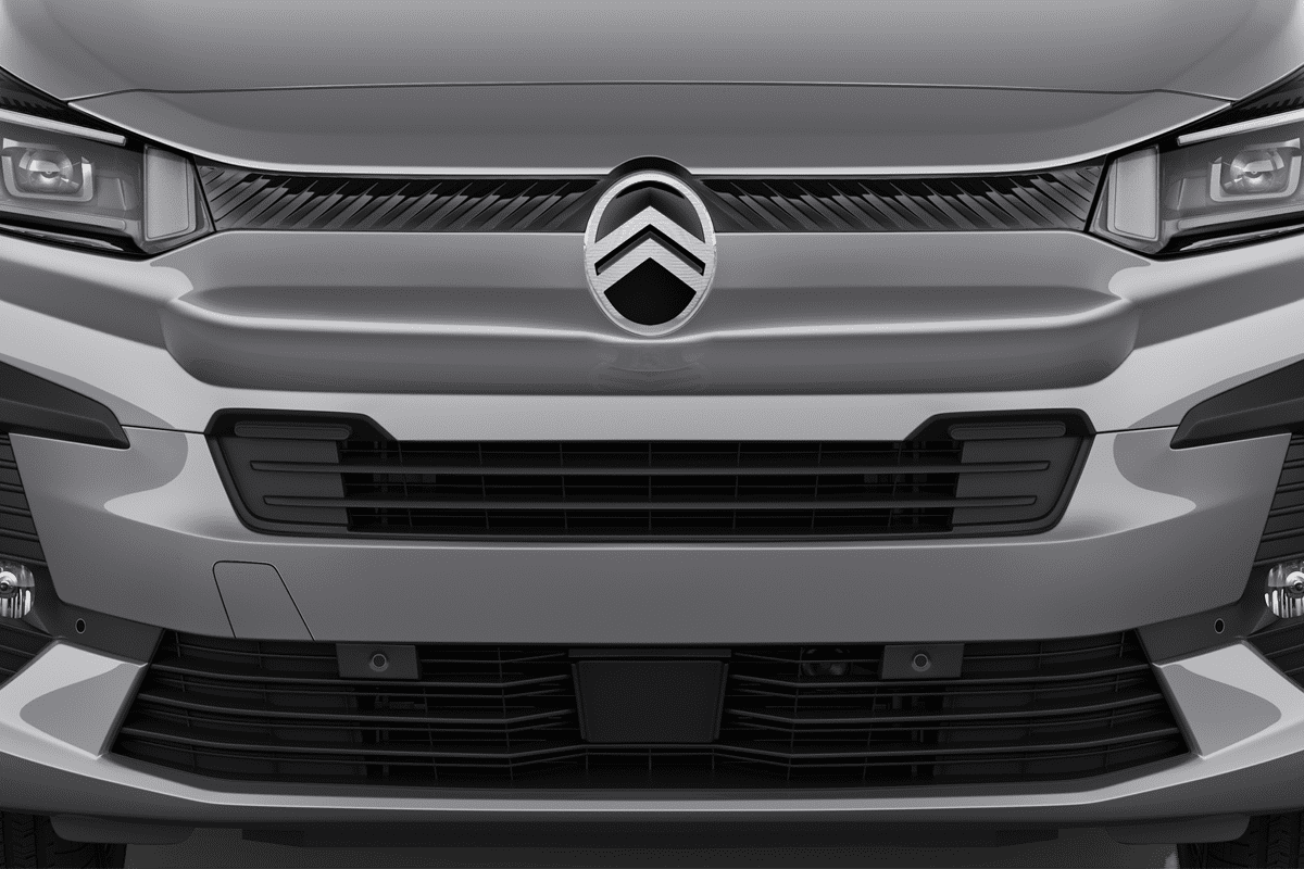 Kühlergrill eines Citroen e-Jumpy Kastenwagen 