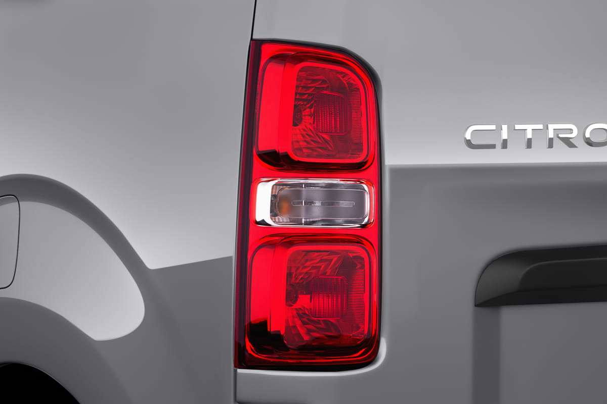 Heckleuchten eines Citroen e-Jumpy Kastenwagen 