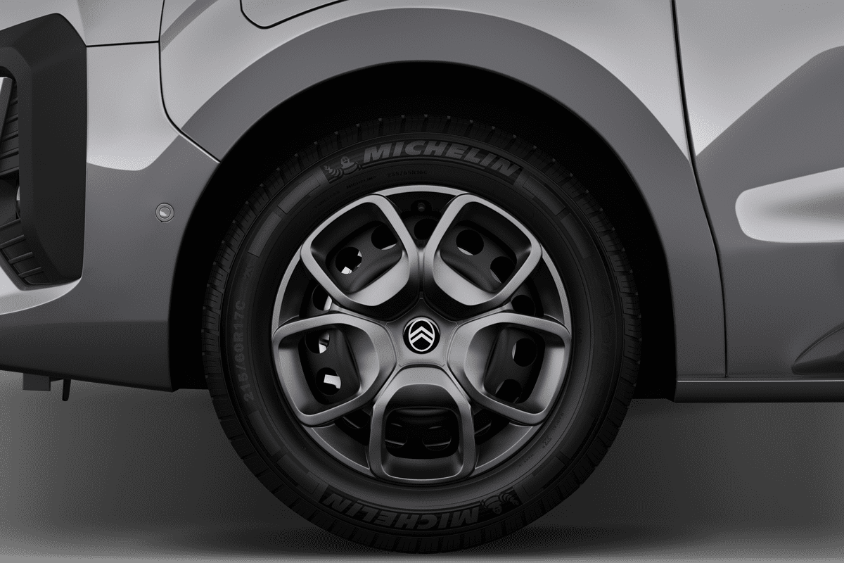 Radkappe oder Felge eines Citroen e-Jumpy Kastenwagen 