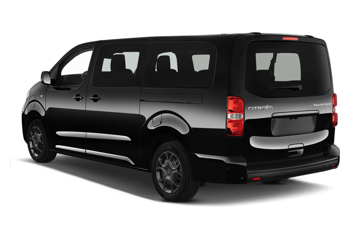 Schräge Heckansicht eines Citroen e-Spacetourer, freigestellt