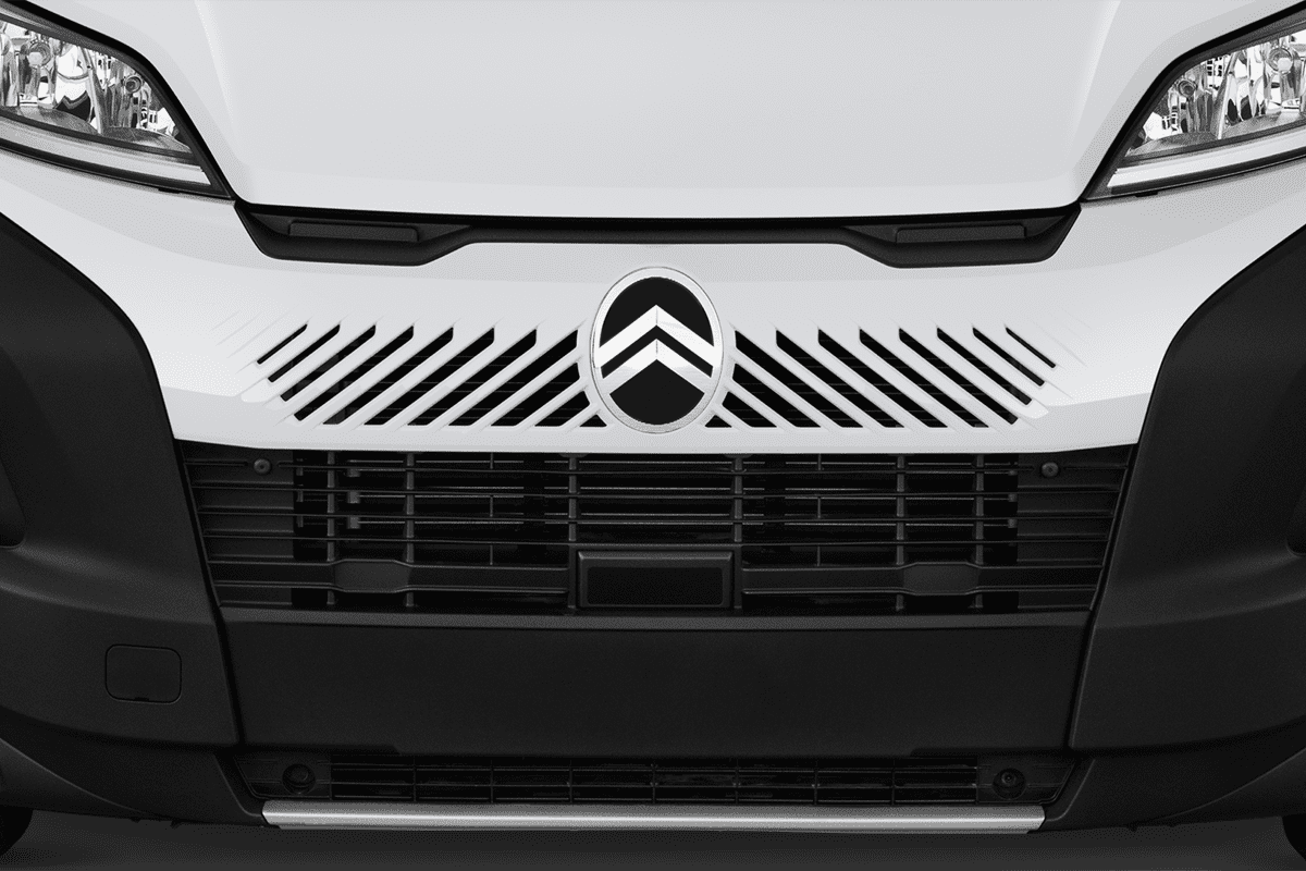 Kühlergrill eines Citroen Jumper Kastenwagen